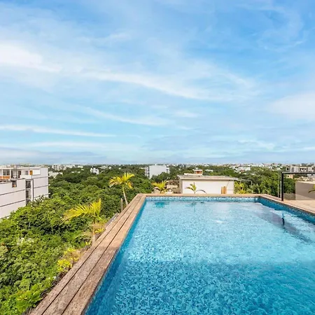 2 Bedroom Oasis With Incredible Rooftop Pool